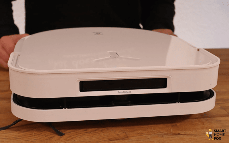 Die Lasernavigation des DEEBOT X5 OMNI befindet sich in der Front.